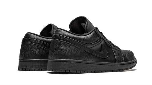 Jordan 1 Low "Triple Black"