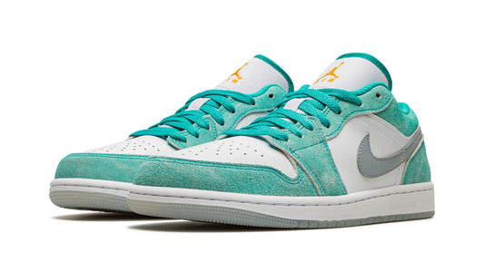 Jordan 1 Low SE "New Emerald"