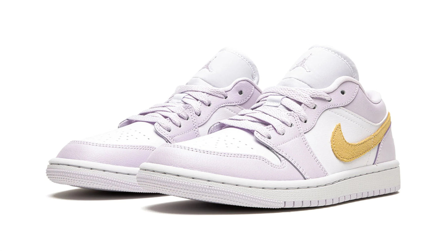 Jordan 1 LO WMNS "Barely Grape"