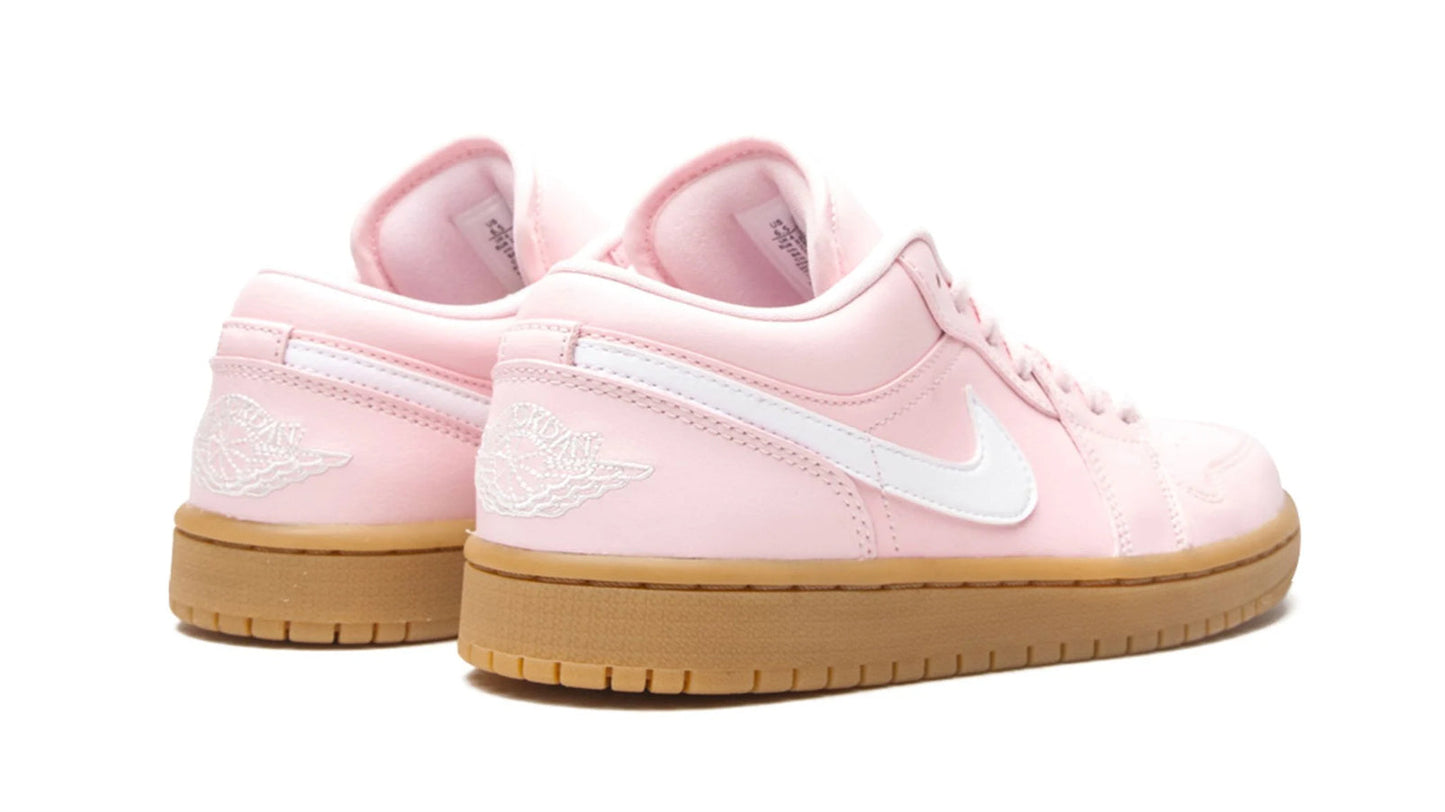 Jordan 1 Low WMNS "Arctic Pink Gum"