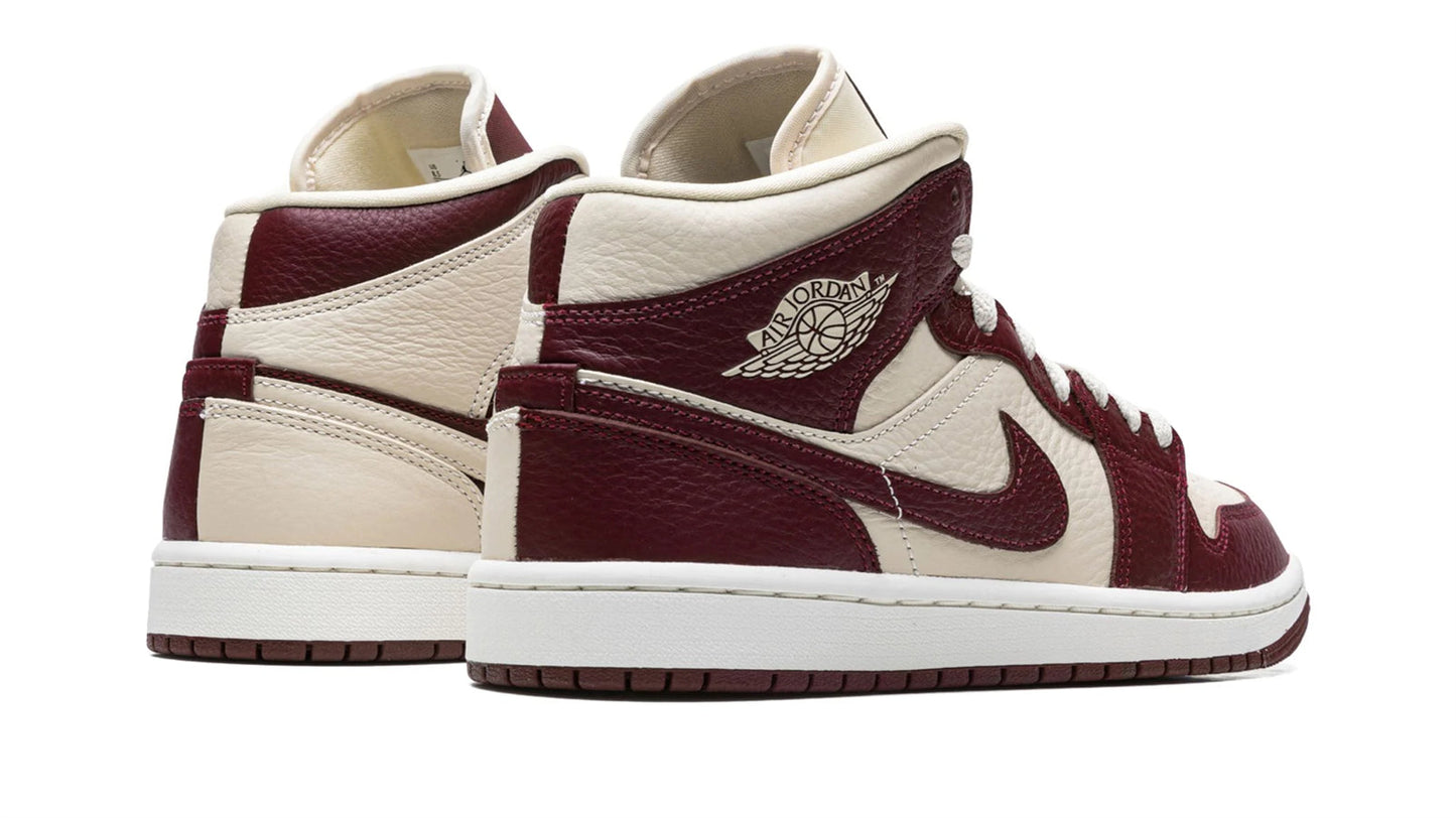 Jordan 1 WMNS "Split Cherrywood Red"