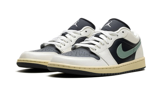 Jordan 1 Low WMNS "Jade Smoke"