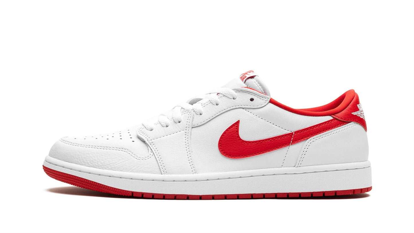 Jordan 1 MID WMNS "University Red"