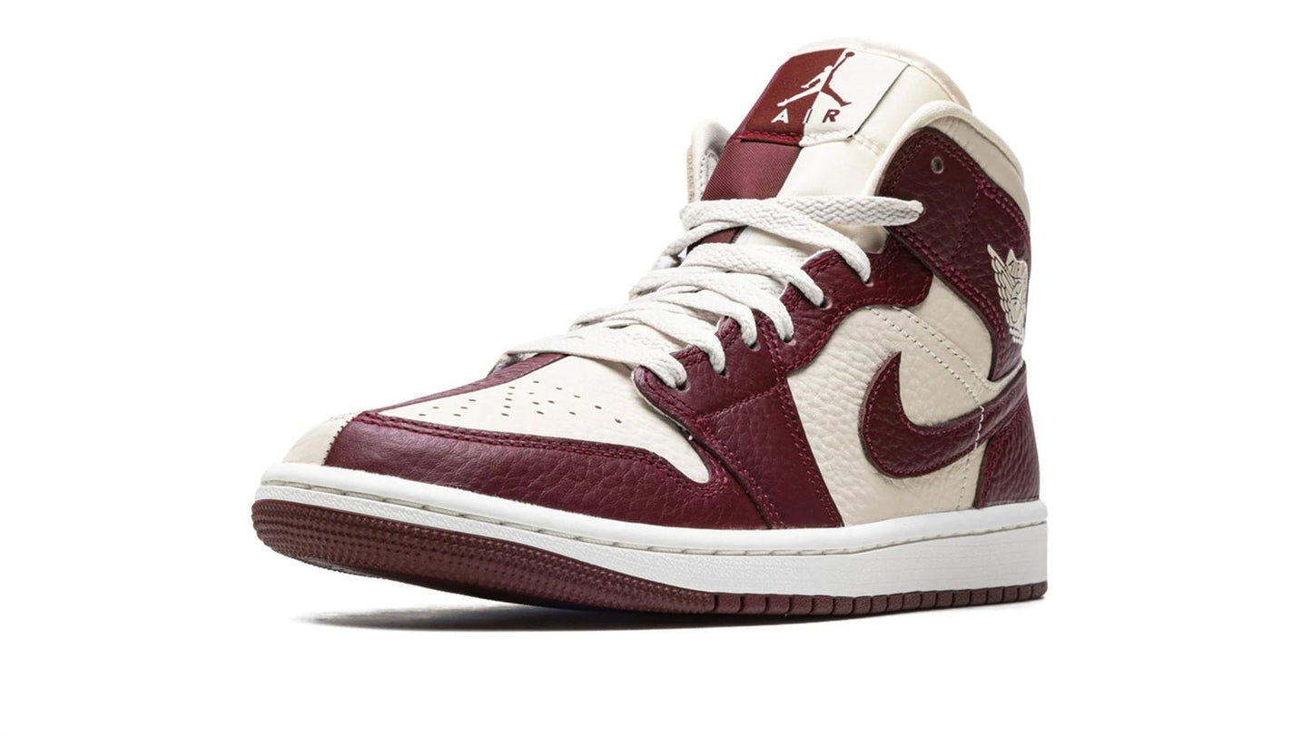 Jordan 1 WMNS "Split Cherrywood Red"