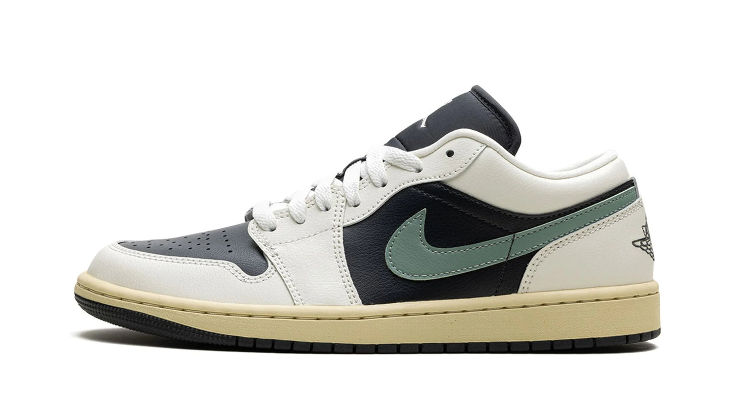 Jordan 1 Low WMNS "Jade Smoke"