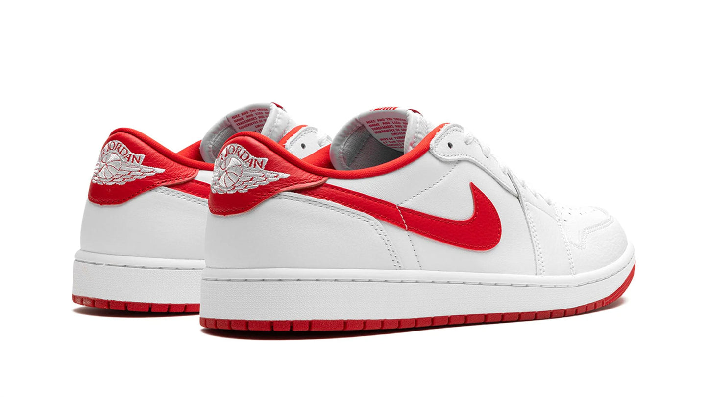 Jordan 1 MID WMNS "University Red"